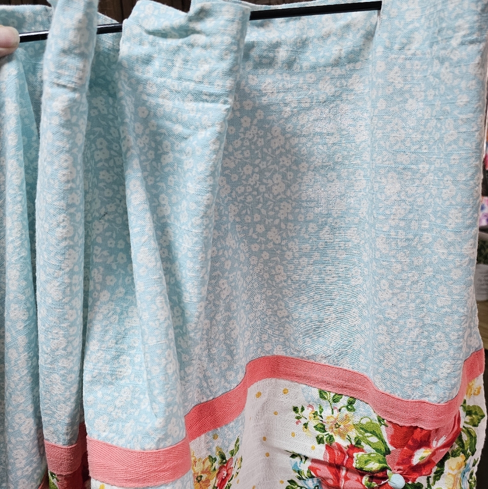 Pioneer Woman Fabric  Cotton Shower Curtain 72 In By 72 In Excellent Condition